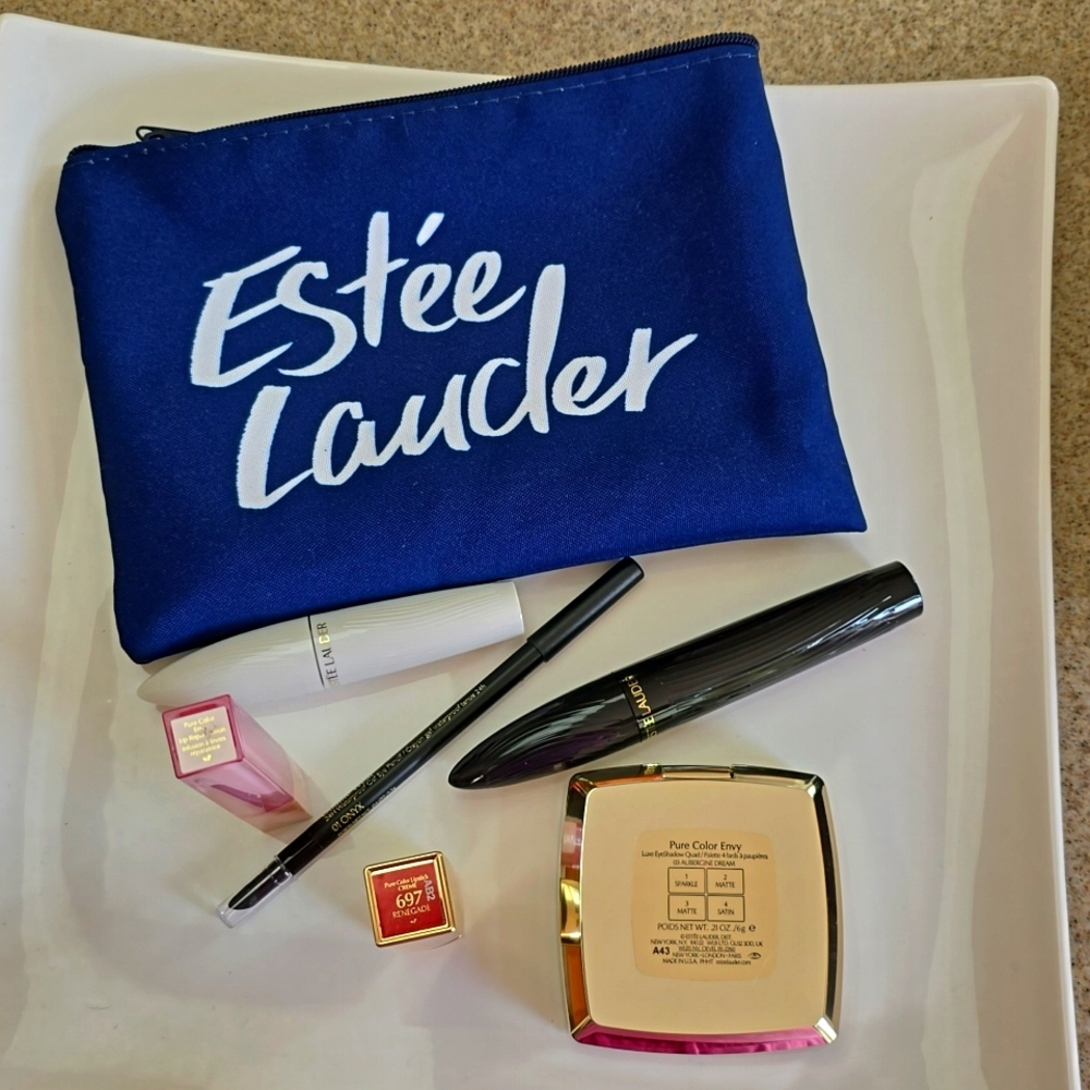 Estee Lauder Make Up Gift